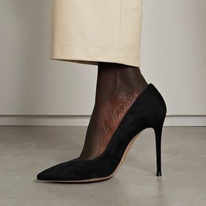GIANVITO ROSSI
105 suede pumps